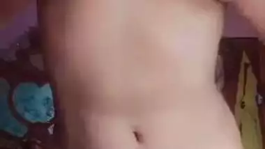 Beautiful Pakistani bitch showing her naked beauty