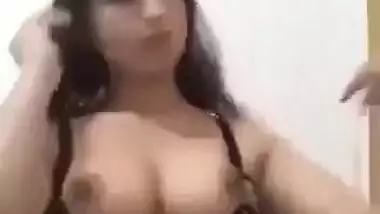 Beautiful Sexy Paki Girl Showing And Fingering Both Holes