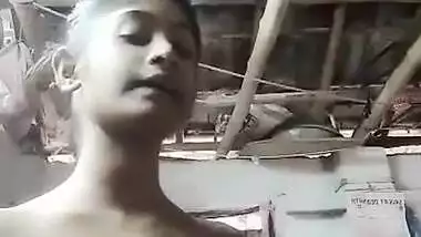 Desi village bhabi show her boobs