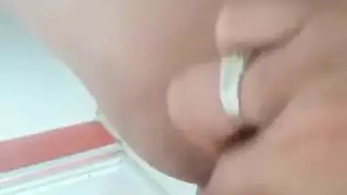 Indian beautiful girl fucking hot pussy