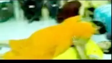 Indian auntys doing a dirty dancing