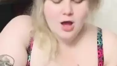 Min skolekammerat bad om at øve på min pik for en blowjob