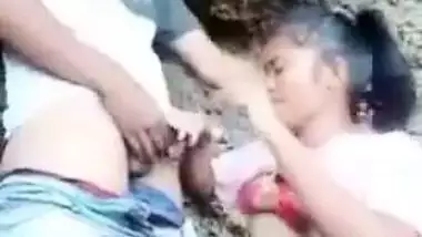 Young College Girl Sucking and Blowjob Outdoor in Quick session