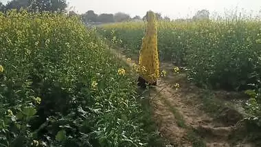 Mamta Bhabhi Ko Khet Me Le Jakar Doggystyle Me Choda Outdoor