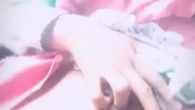 Desi Indian Bhabhi showing