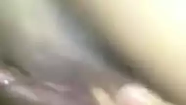 Jbrdast ungali ki aur choda nikala pani