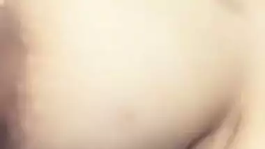 Hot paki girl showing her boobs