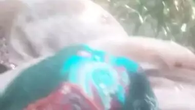 Pakistani Dehati aunty outdoor sex with her neighbor