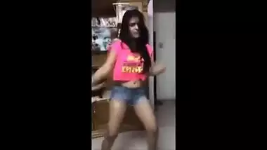 Hot desi babe dancing showing off her legs and navel