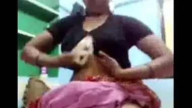 Village aunty feels pain during hot missionary sex