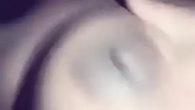 Desi finds a place to brag about tits and pink vagina in porn video
