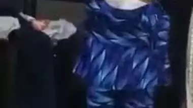 Telugu office hotty changing costume inside office MMS video