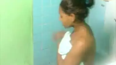 College girl posing naked in her hostel bathroom MMS
