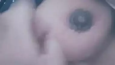 Pak Bhabhi Boob Pressing