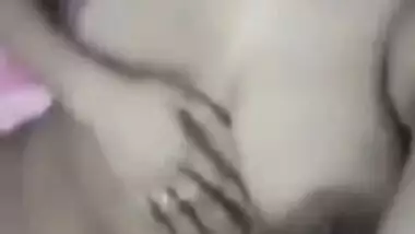 Nude Bengali girl wildly rubs and fingers her Desi XXX twat on cam