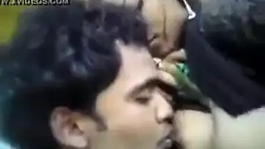 Outdoors boobs sucking session of a Muslim girl