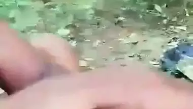 Cheating lady enjoys outdoor Tamil sex with her lover