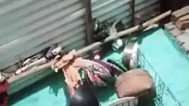 Desi village bhabi show asn pussy on live