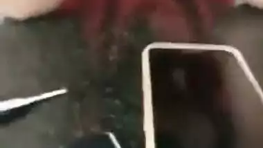 Desi girl showing boobs secretly in a mall