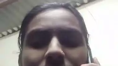 Today Exclusive- Desi Village Girl Showing Her Nude Body On Video Call