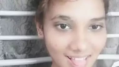 Desi sexy busty bitch selfie MMS video to make you feel horny