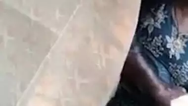 Kerala sexy wife sharing her pussy in car part 1