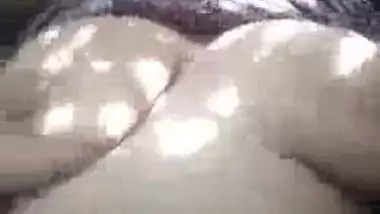 Desi wife sharing outdoors MMS video scandal