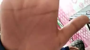 Assamese Desi teen XXX girl giving a good blowjob outdoors MMS
