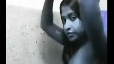 Indian girl nude MMS video to rock your sex mood