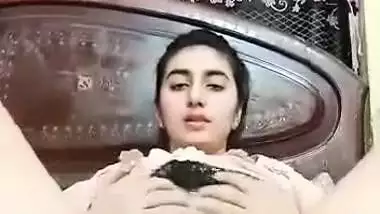 Sexy Paki babe rubbing her pussy