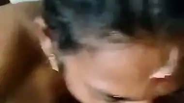Mature bhabhi giving BJ