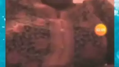 Desi Cute married Bhabi Showing Boobs On Video call With Lover