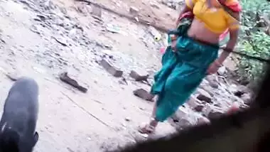 Desi aunty spy cam
