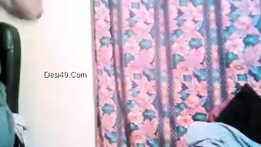 Married girl from India causes the desire to touch her tits and tummy
