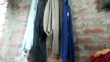 Naughty Desi XXX whore shows her amazing huge boobs on camera