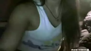 Desi College Girl indian babe show boobs on live webcam chat