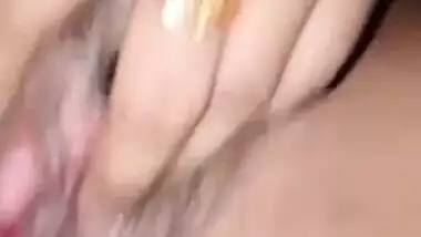 Beautiful unsatisfied married Bhabhi fingering