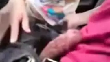 Desi girl giving blowjob inside a car