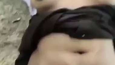 Tamil girl outdoor fucking on the rocks with boyfriend