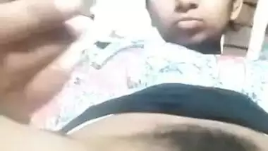 Desi village girl fingering pussy