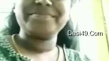 Today Exclusive-shy Mallu Bhabhi Showing Her Boobs