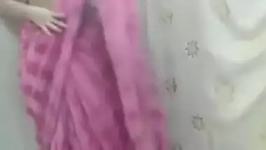 Desi Shruti Indian Hot Babe Exposing Her Big Boobs - Indian Boobs And Hot Indian