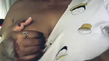 Indian Sexy Girl Fingering Her Tight Pussy