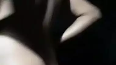 Desi Girl Oiling Boobs