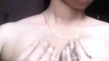 Desi village wife open her dress