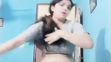 Bubbly navel babe anuradha chubby navel belly button show