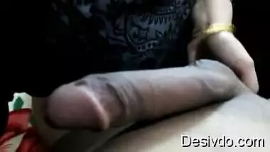 Desi Sexy beautiful girl sucking n licking
