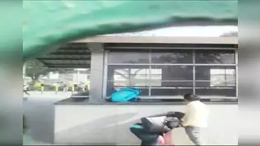 Leaked sex scandal, mms video of Desi aunty suck cock local boy near road