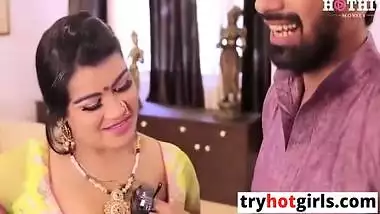 Desi Hot Dhoodh Bali Bhabhi Ne Apne Dhoodh Dawbaye