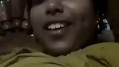 Mallu Bhabhi Showing Her Big Boobs